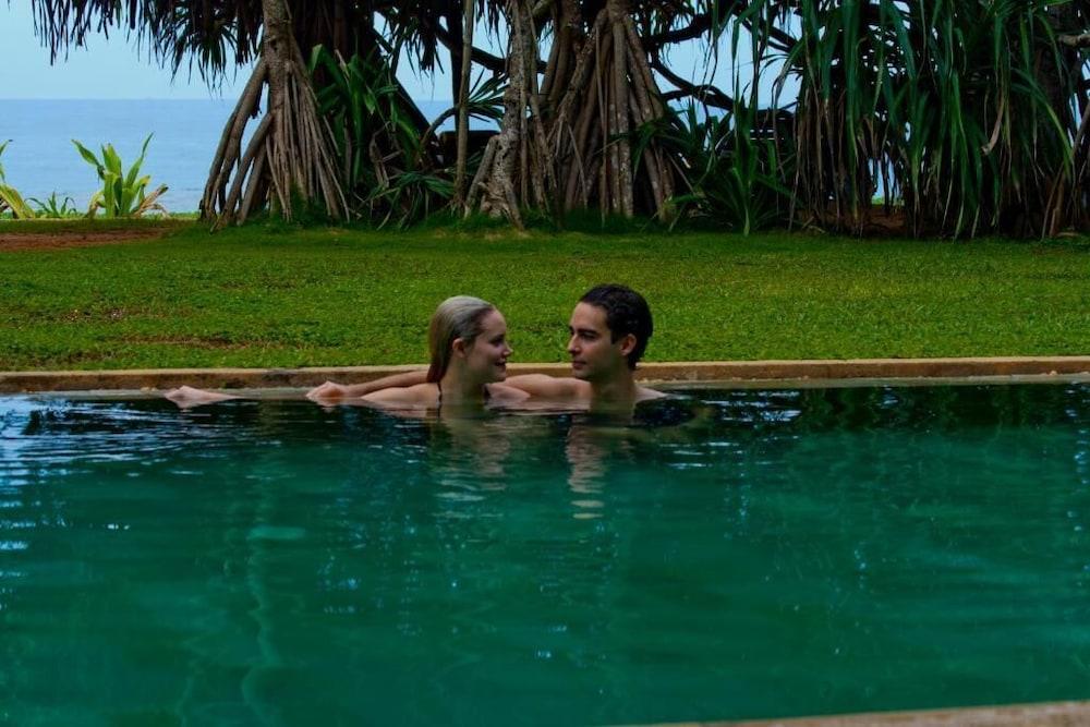 Temple Tree Resort & Spa Bentota Exterior foto
